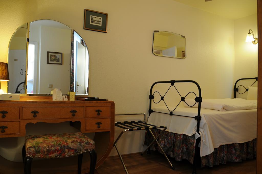 Hotel Admiral Wiesbaden Pokój zdjęcie
